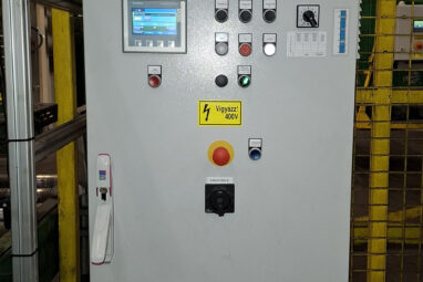 Készáruraktár leadópálya vezérlőszekrény